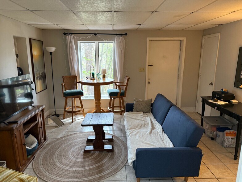 Building Photo - 417 Grand Blvd