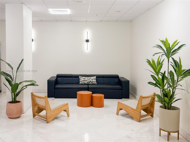 Building Photo - 2780 NE 183rd St