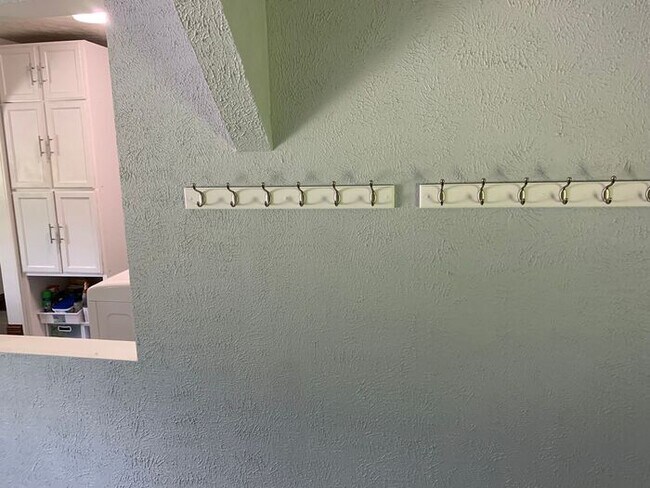 Building Photo - Monthly Rent Reduded! Mishawaka 4 bedroom with a Primary suite and 2 car garage on a large lot