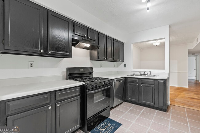 Building Photo - 6449 Pinebark Way