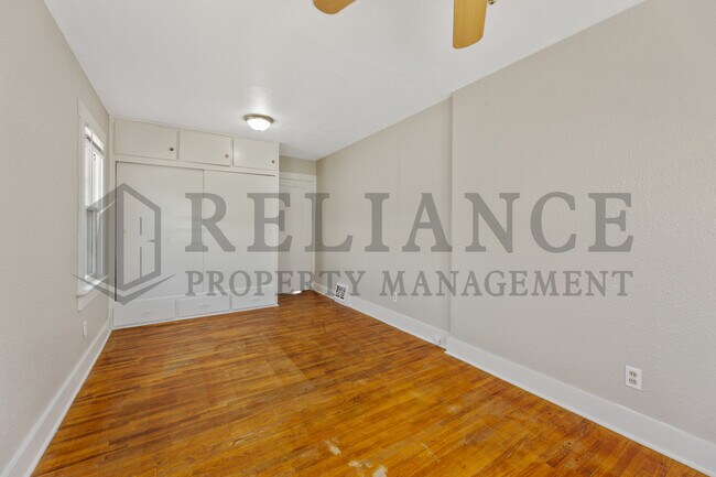 Building Photo - 1011 S Marys Dr