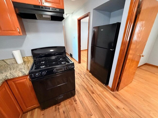 Building Photo - 9109 S Normal Ave