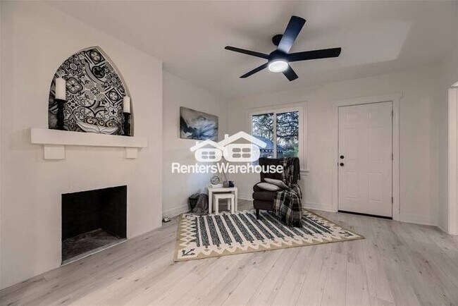Building Photo - 12-17 MONTH LEASE! Available 7/14! Light A...