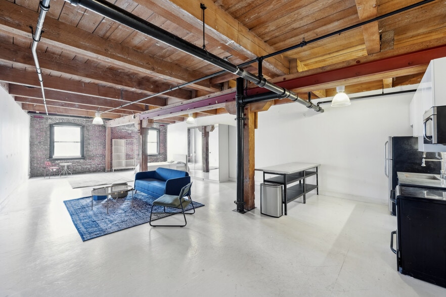 Building Photo - The Newberry Lofts / Artist Loft Apartments
