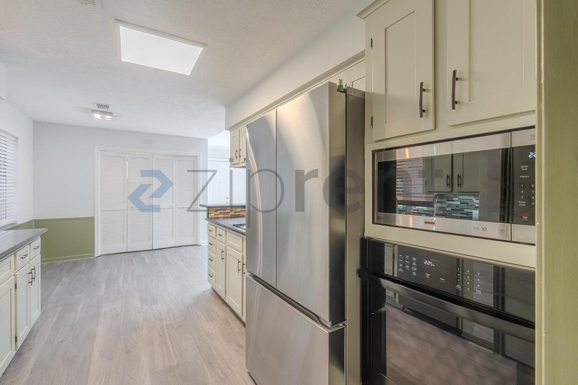 Building Photo - Unit