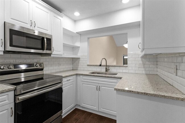 Building Photo - 4165 SW 85th Ave