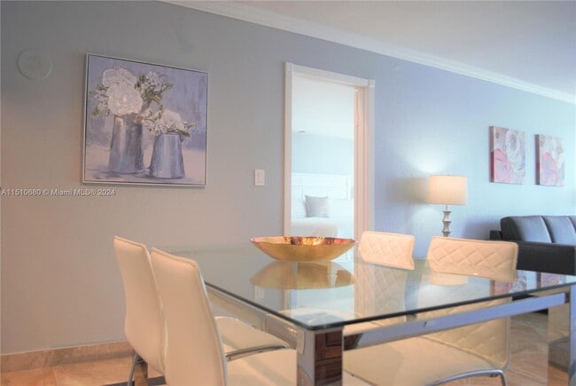 Building Photo - 1717 N Bayshore Dr