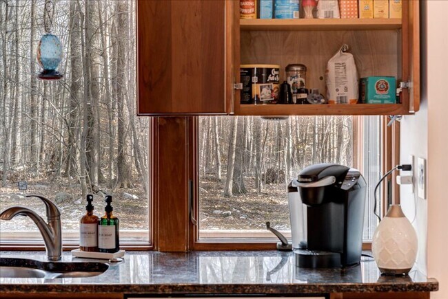 Building Photo - 441 Burlingham Rd