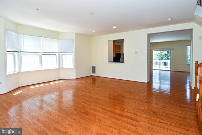 Building Photo - 8784 Lincoln St