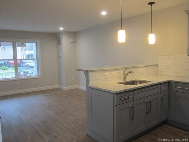 Building Photo - 574 Chopsey Hill Rd