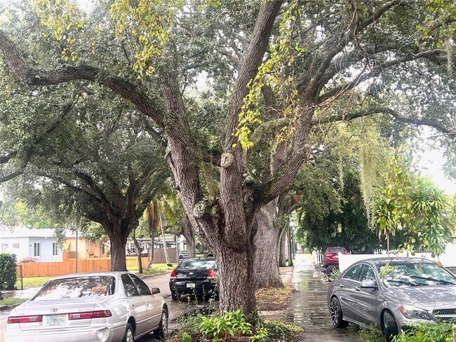 Building Photo - 1931 Jefferson St