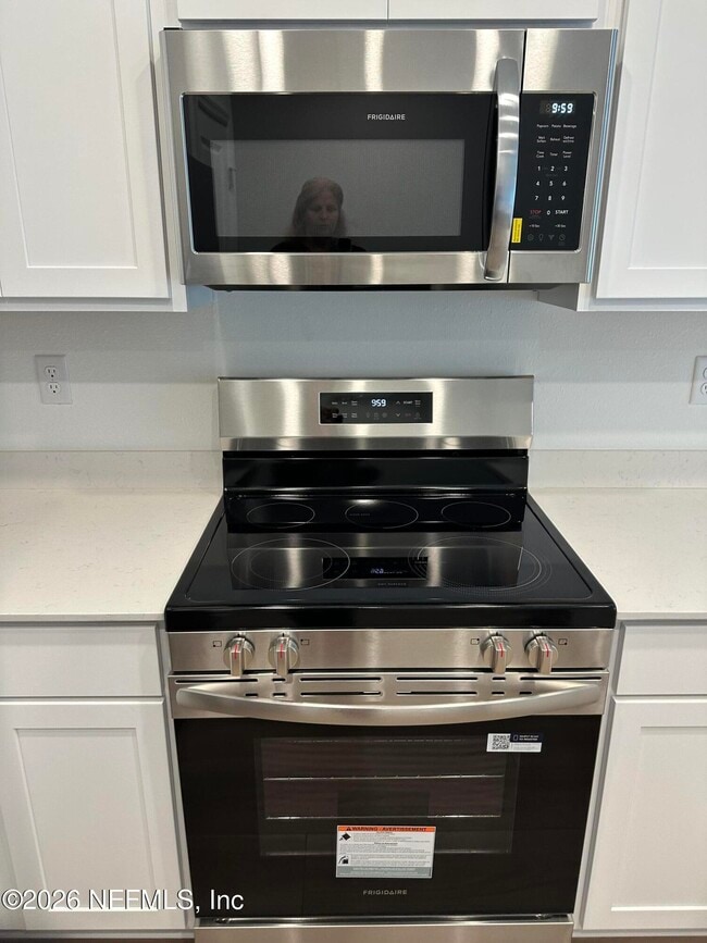 Building Photo - 535 Holly Lks Dr