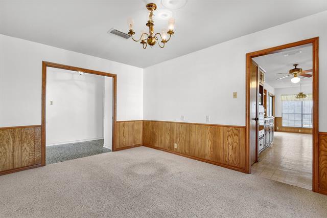 Building Photo - 924 W Kiowa Dr