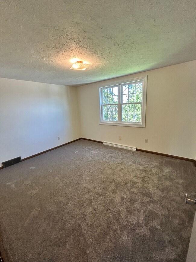 Building Photo - 1093 Stratford St