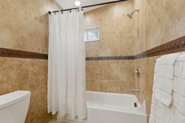 Building Photo - 4926 Camellia Way S