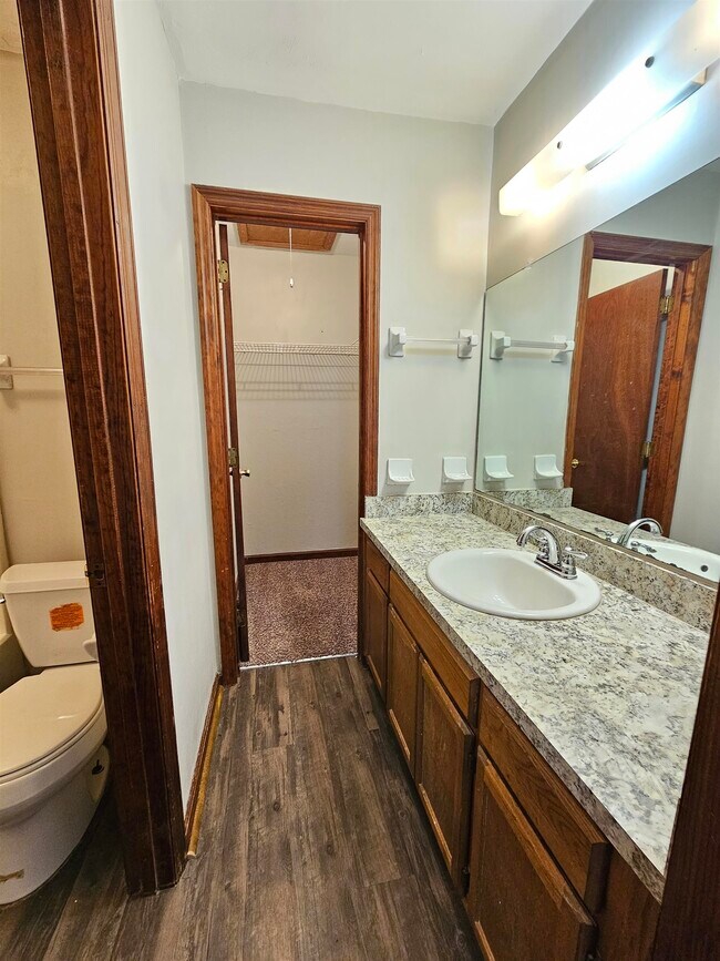 Building Photo - 2917 Woodrich Dr