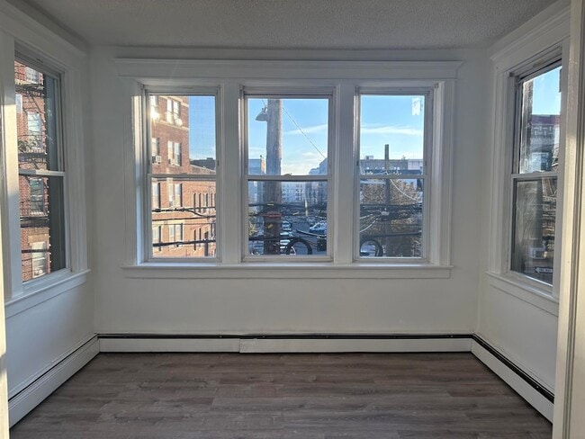 Building Photo - 222 66th St
