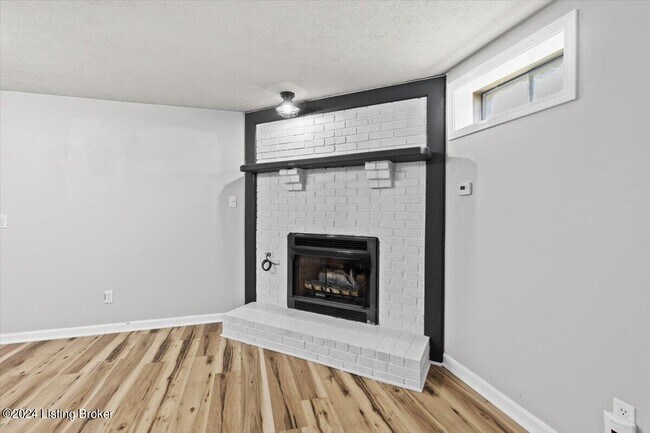 Building Photo - 250 Buck Knobs Rd