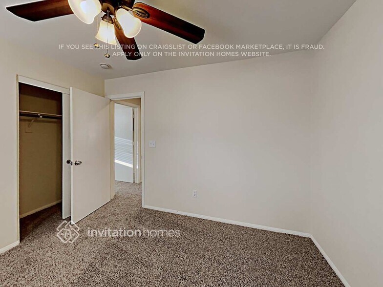 Building Photo - 3328 Famiglia Dr