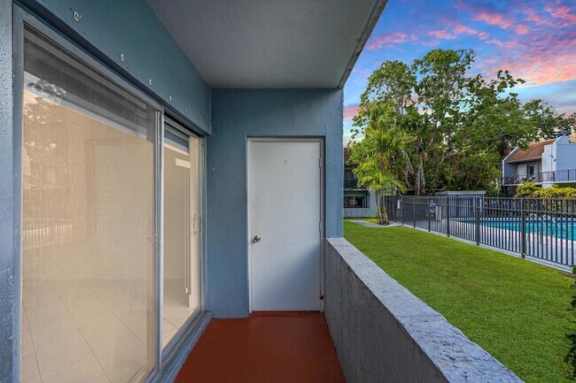 Building Photo - 9227 SW 87th Ave