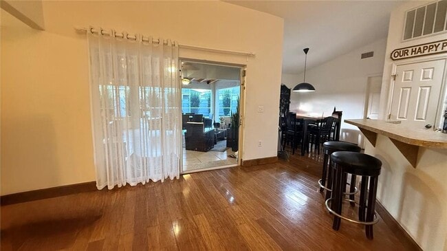 Building Photo - 175 Cloverdale Rd