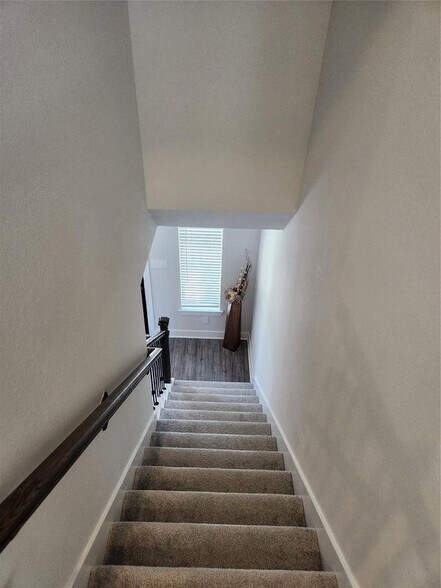 Building Photo - 10603 Whitejacket