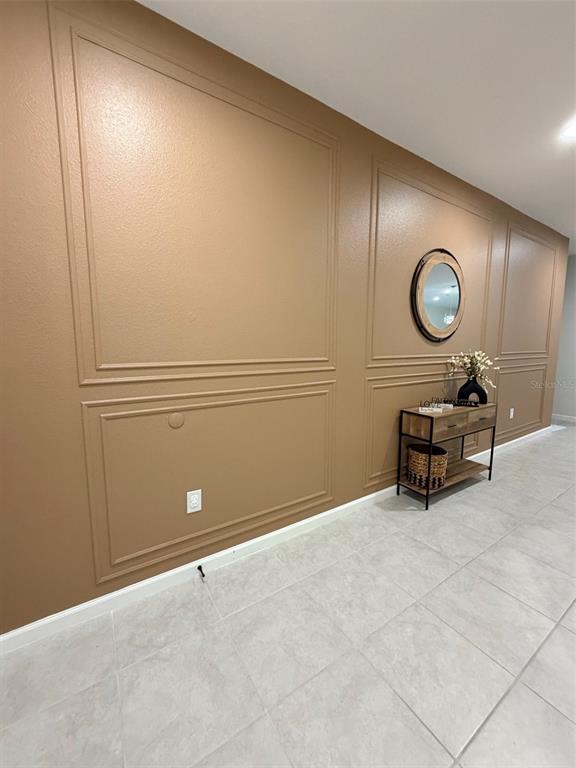 Building Photo - 5684 Western Sun Dr
