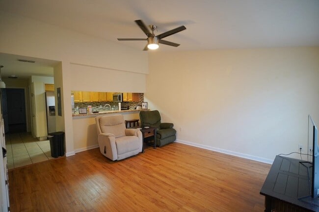 Building Photo - 4434 Gearhart Rd