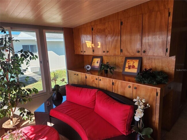 Building Photo - 24921 Pine Hill