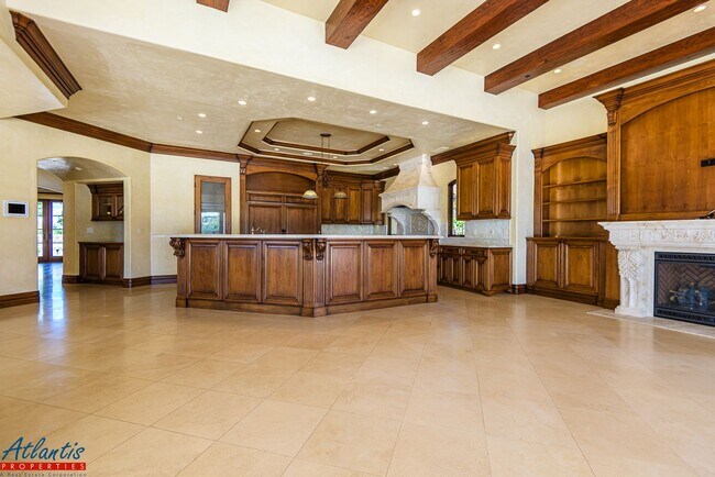 Building Photo - Executive Estate in the Heart of Silicon Valley