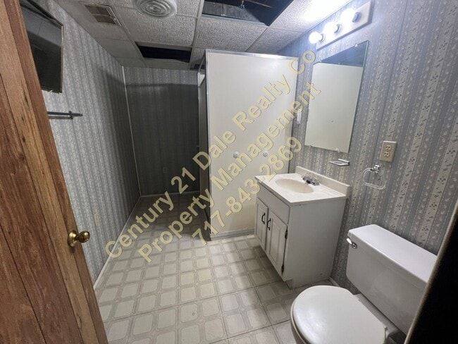 Building Photo - 2 BR Rancher in York Suburban Schools with a flat yard