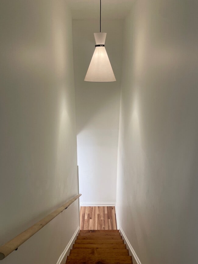 Building Photo - 46 Orchard St