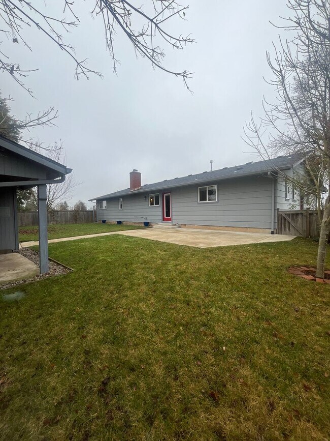 Building Photo - 3-Bedroom 2-Bathroom home in Coburg