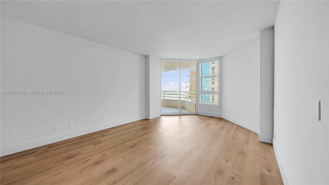 Building Photo - 555 NE 34th St