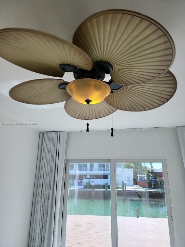 Building Photo - 7707 Hawthorne Ave