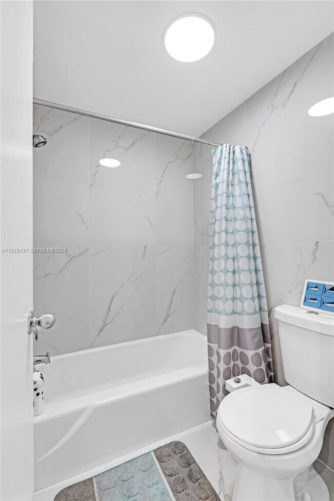 Building Photo - 800 West Ave