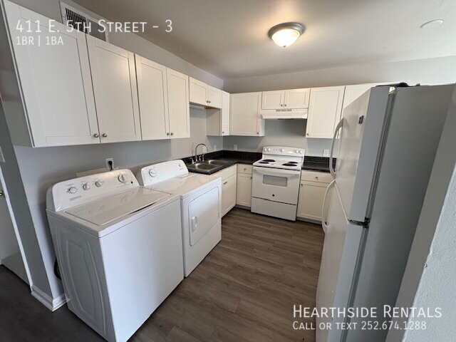 Building Photo - 411 E 5th St