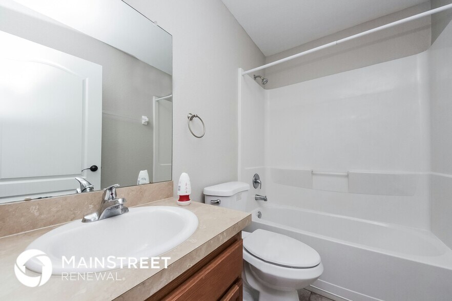 Building Photo - 1705 Pebble Beach St