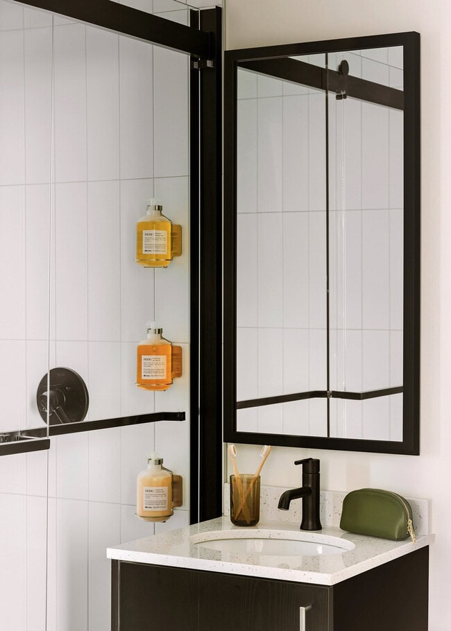 Building Photo - 77 9th St E