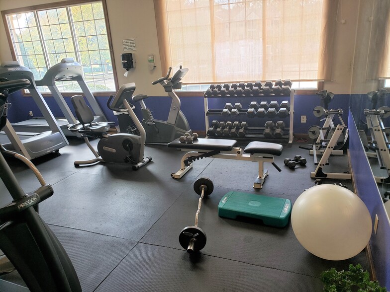 Building Photo - 701 Masters Row