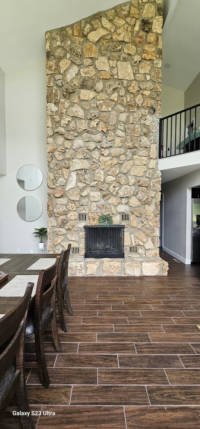 Building Photo - 2280 N Southern Hills Dr
