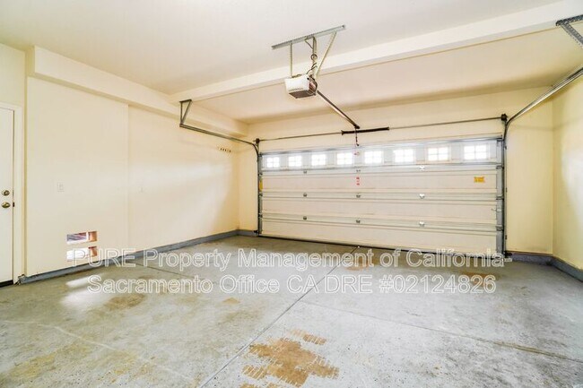 Building Photo - 2011 Misty Meadow Dr