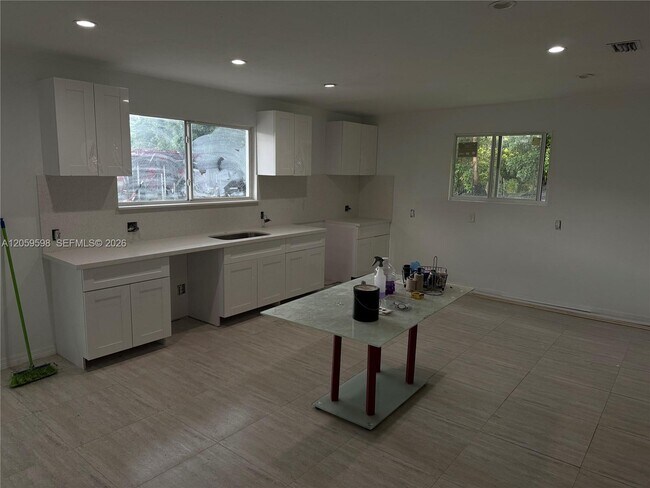 Building Photo - 15430 SW 194th Ave