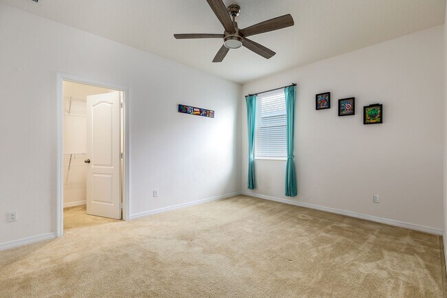 Building Photo - AMAZING 2 STORY HOME AVAILABLE AND BEAUTIFUL!