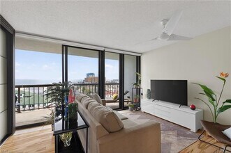 Building Photo - 3288 Page Ave