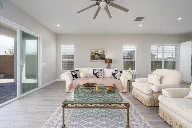 Building Photo - 5972 E Sinclair St