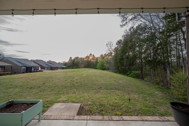 Building Photo - **LIKE NEW EXECUTIVE HOME IN A CUL-DE-SAC ...