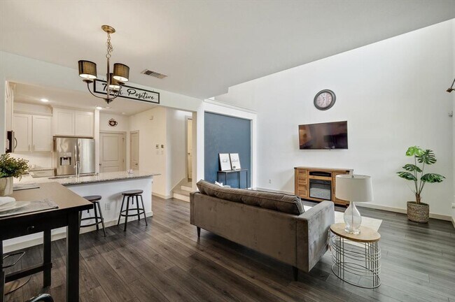 Building Photo - 1213 Casselberry Dr