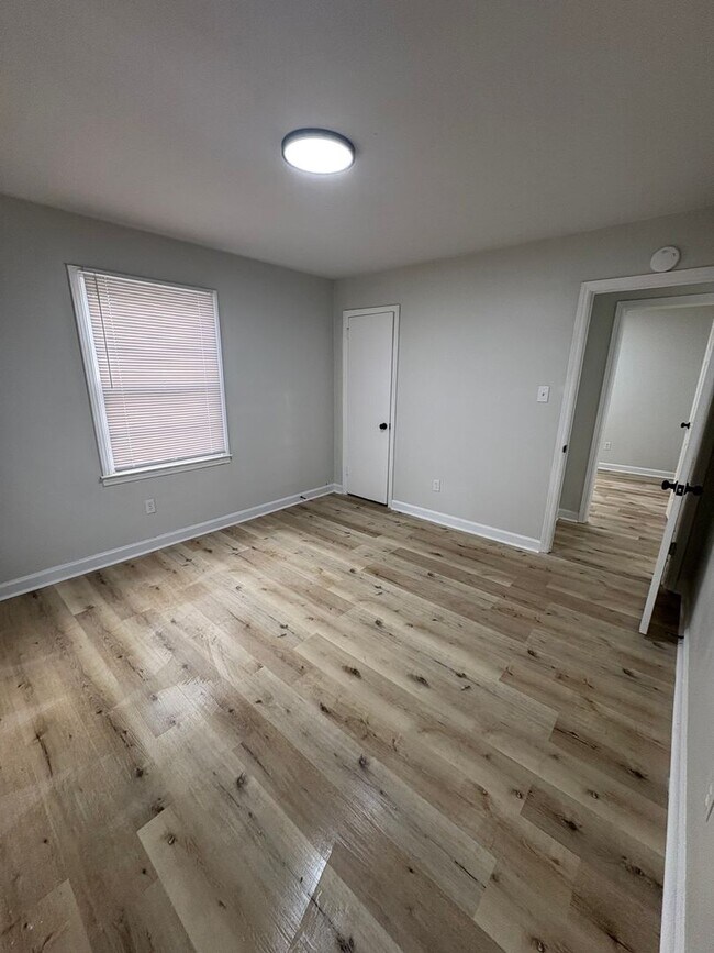 Building Photo - Renovated 3bed/1bath in Greensboro!