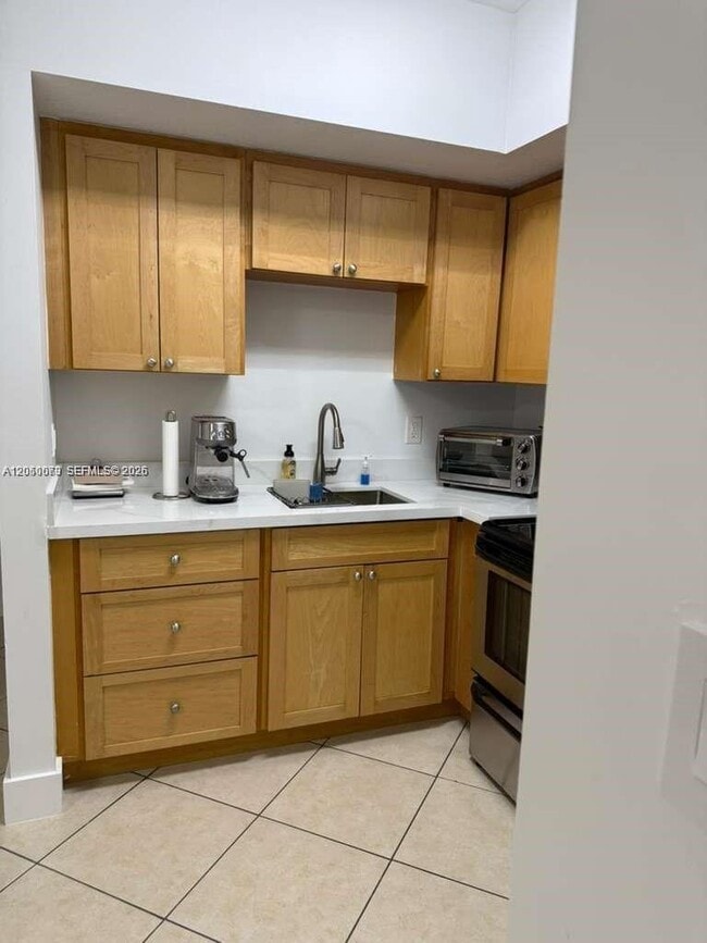 Building Photo - 2630 SW 28th St